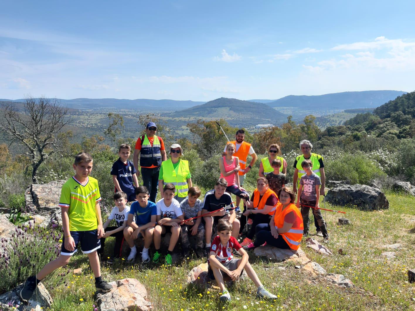 Voluntarios De Nestl Recogen Una Tonelada De Basuraleza La Hora